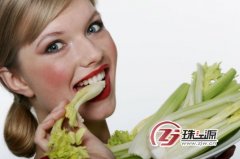 欧诺华破壁机在那修玉米苹果红萝卜猪肉汤